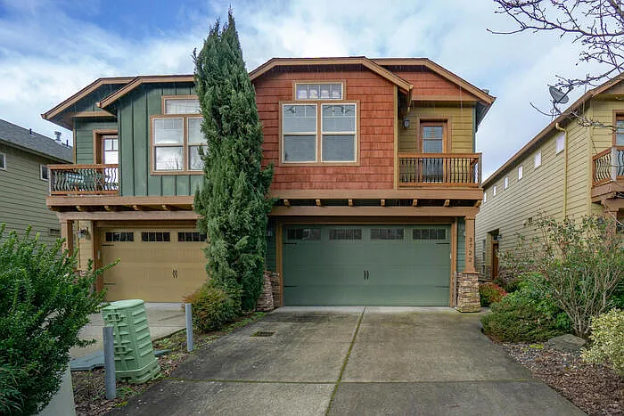 3 bed, 2.0 bath, 1717 sqft, $2,595 — Photo 2