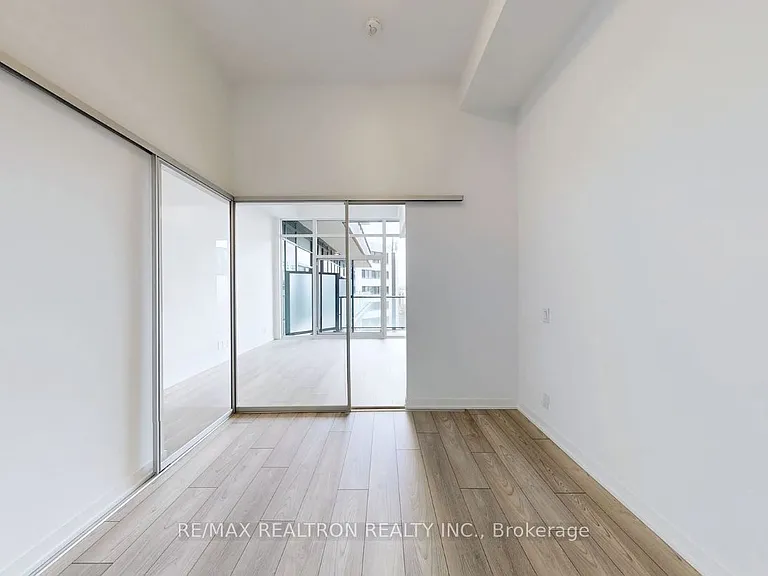 285 Dufferin St #401 — Photo 10