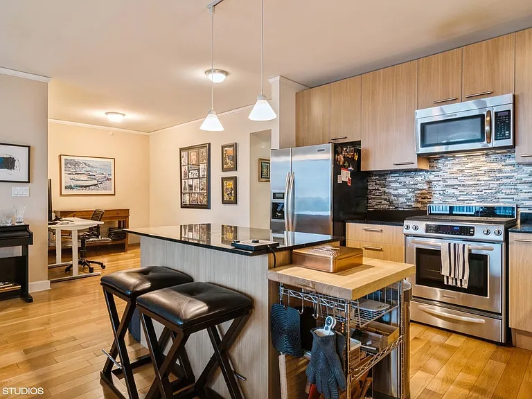 225.5 N Columbus Dr #6608 — Photo 3