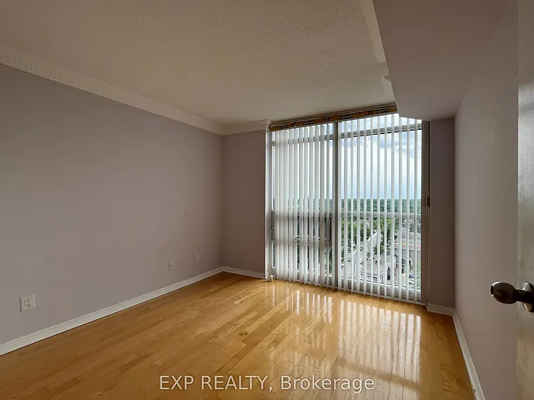28 Harrison Garden Blvd #1608 — Photo 10