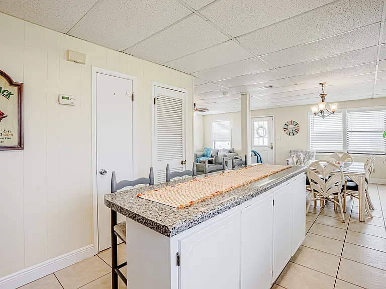 405 Dolphin St #B — Photo 15