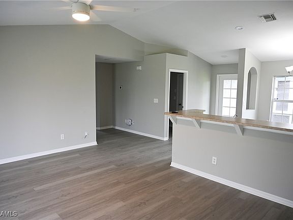 5th image of 326 NE 29th Ter