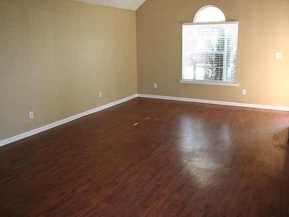 4th image of 10316 Tally Ho Dr