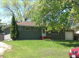 205 Dotson Dr, Ames, IA 50014