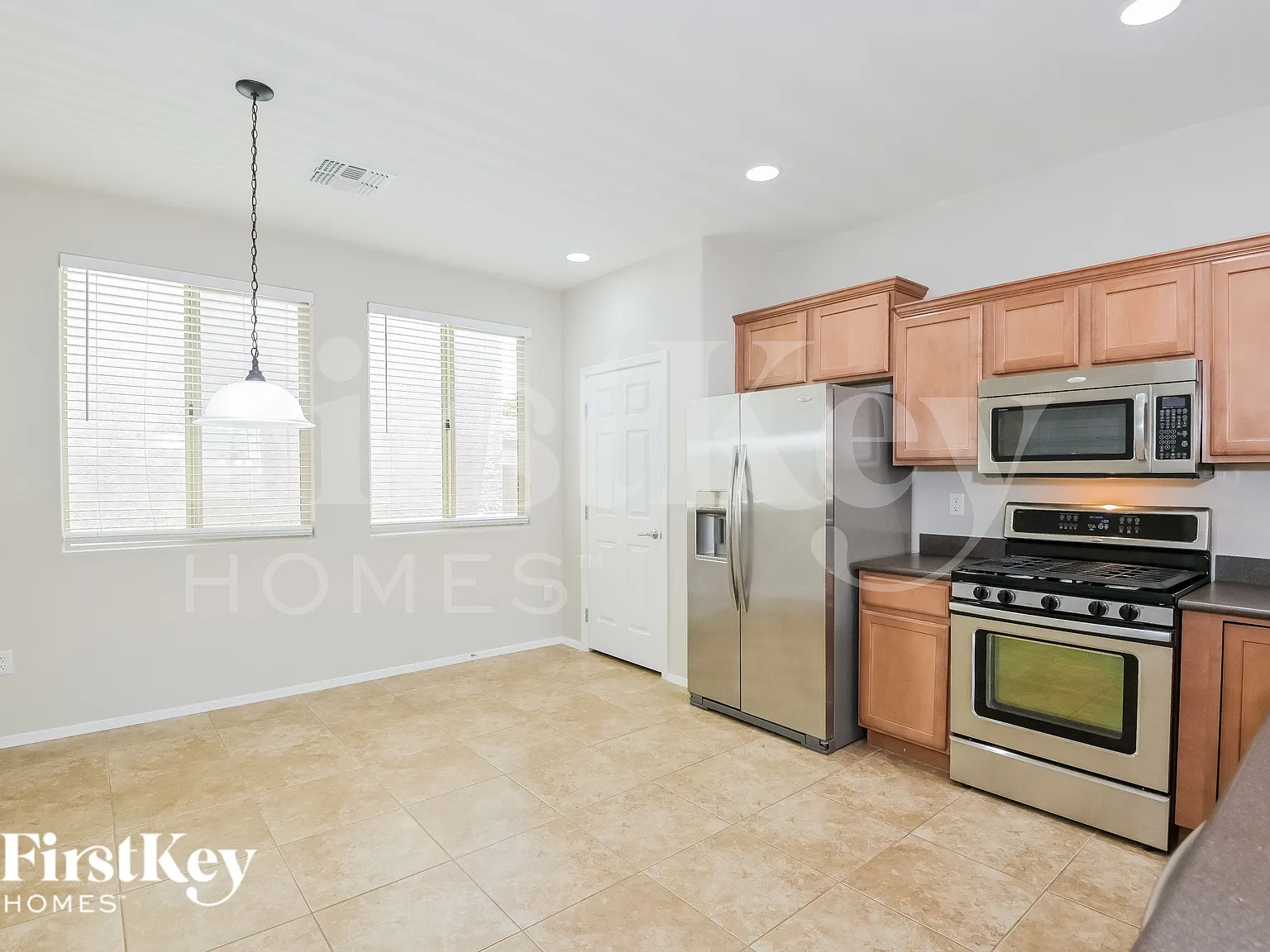 3 bed, 2.0 bath, 1517 sqft, $1,910 — Photo 4