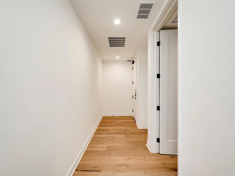 84 East Ave #2801 — Photo 21