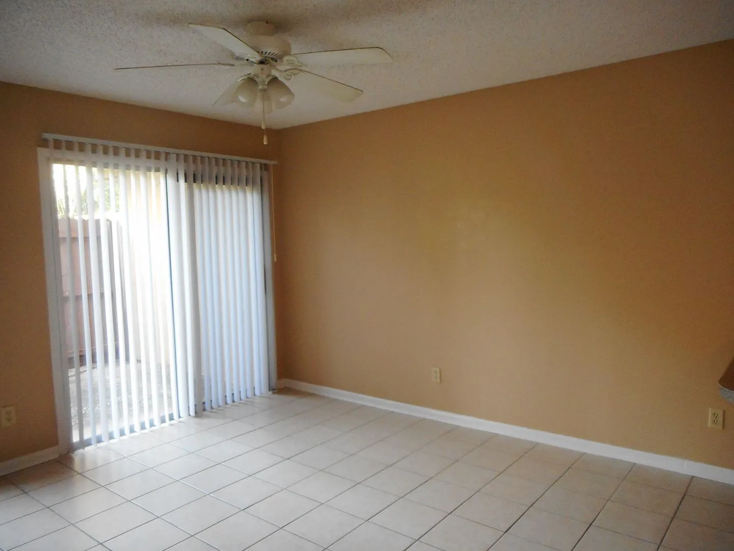 1 Bedroom 1 Bath 641 NE 26th Court-Unit A Cypress Villas — Photo 3