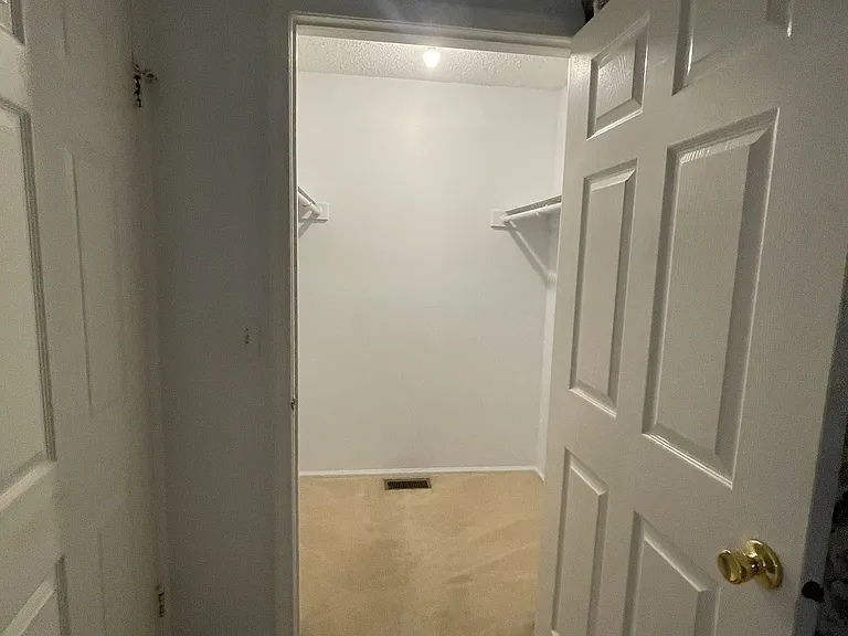1138 Sycamore Ln — Photo 13