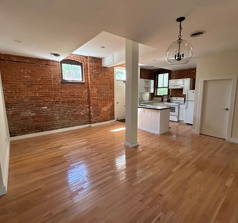 1st image of 10 Vick Park #1