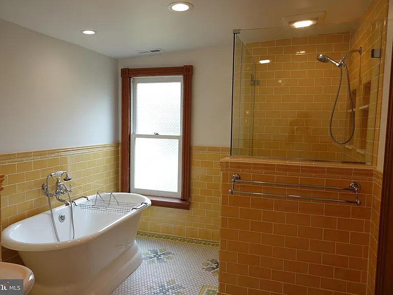 36 Hart Ave — Photo 34