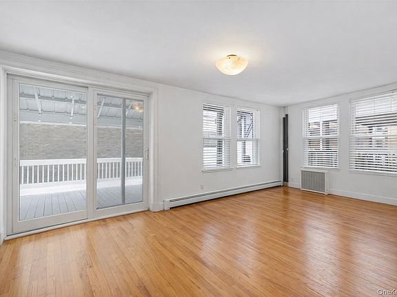 5th image of 1727 Hunt Avenue