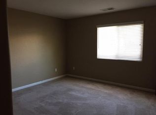 2416 E Chestnut Ct, Visalia, CA 93292