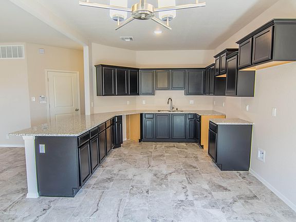 4th image of 904 Stamfordham St