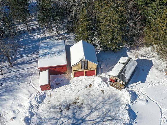 3rd image of 104 Mount Pleasant Rd