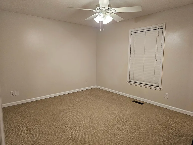 121 Winding Way — Photo 9