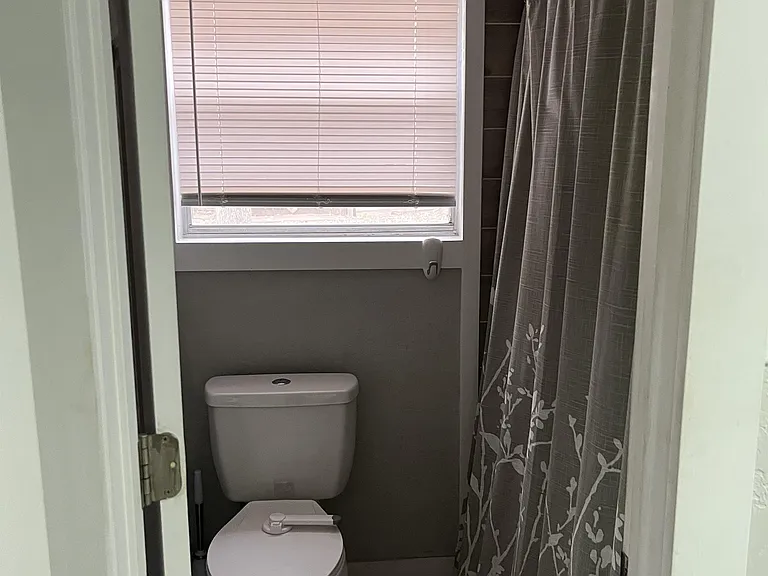 2306 NE Village Dr — Photo 23