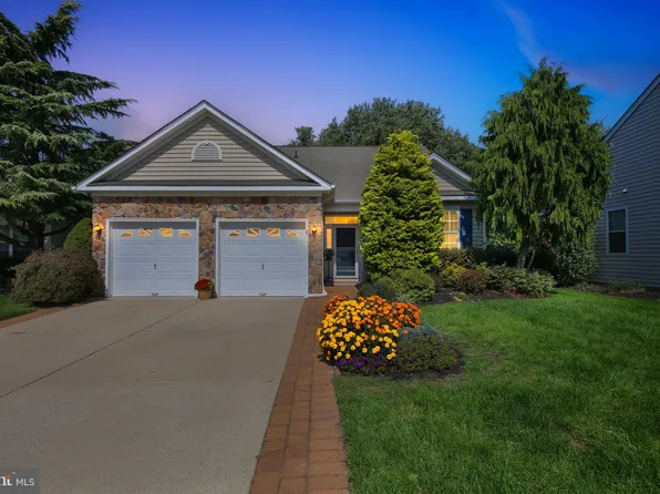 8 Starling Ct, Thorofare, NJ 08086