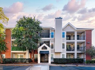 3312 Wyndham Cir APT 301, Alexandria, VA 22302
