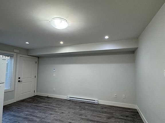 3rd image of 3395 Derbyshire Ave