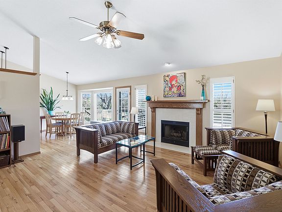 4th image of 512 S Firefly St