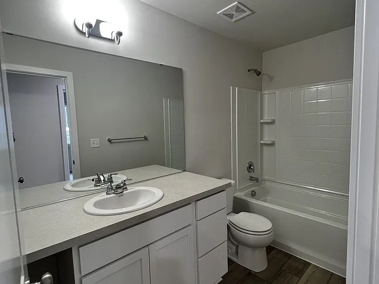 2712 Mayes Rd SE — Photo 2