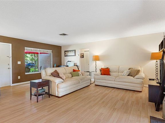 2nd image of 10309 Kingbrook Ln