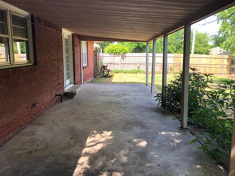 2332 Ashley Dr — Photo 11
