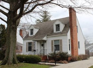 4463 W 210th St, Fairview Park, OH 44126