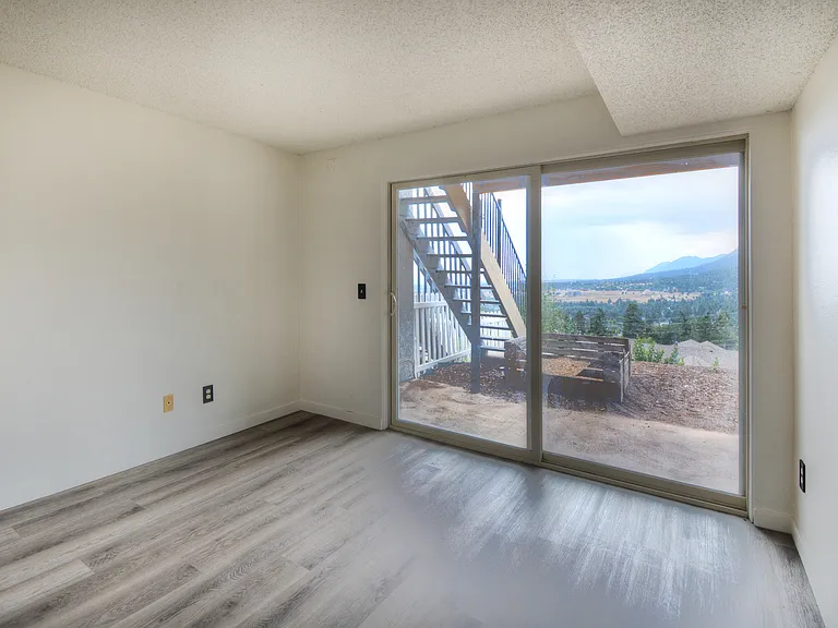 307 Brook St — Photo 10
