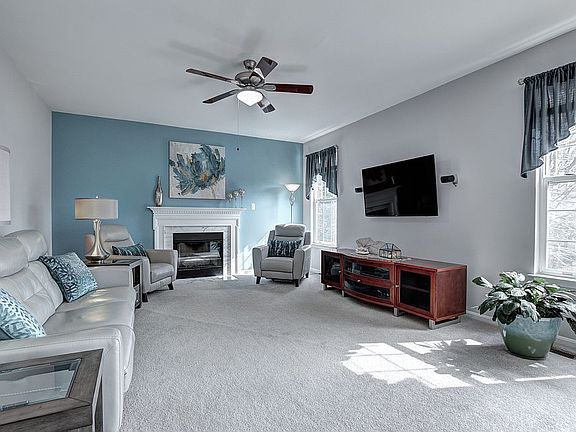 4th image of 14707 Hanna Ct