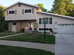 701 W McConnell St, Saint Johns, MI