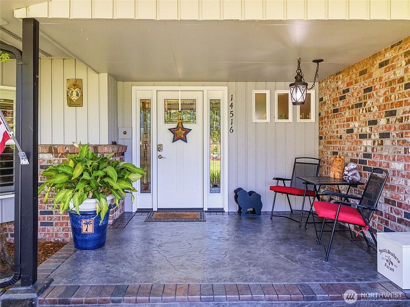3rd image of 14516 224th Street E
