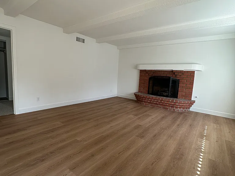 20428 Roslin Ave — Photo 19