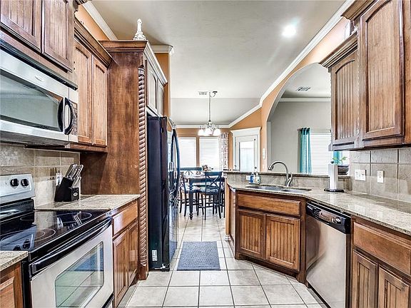 4th image of 13924 Hunter Jackson Dr