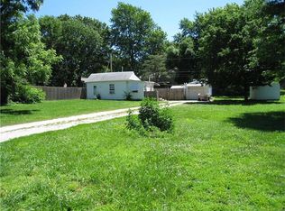 8547 Larsen St, Overland Park, KS 66214