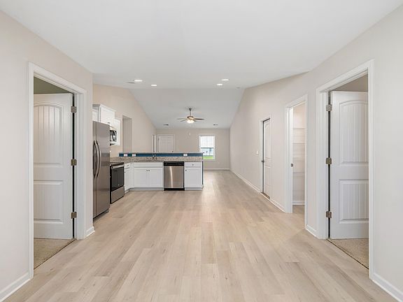 4th image of 2147 Stillpointe Dr