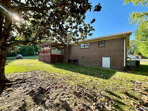 3rd image of 4691 Cornelia Dr