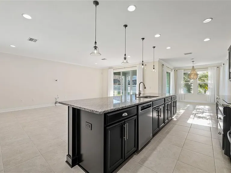 4522 Scarlet Loop — Photo 7