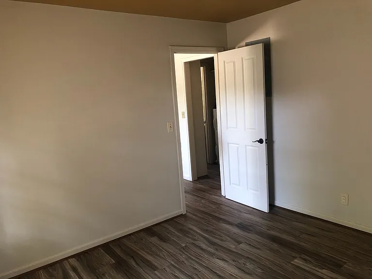 515 & 517 Wilson Ave SW — Photo 6