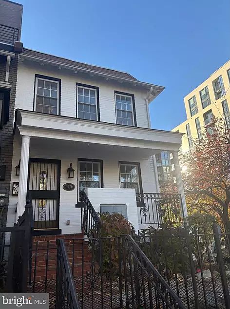 1st image of 1170 Abbey Pl NE