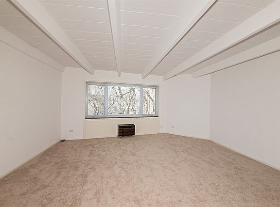 2nd image of 6125 N Winchester Ave APT 2A