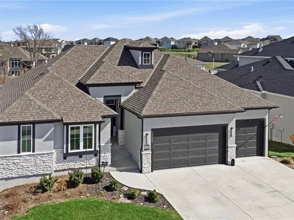 17235 S Allman Rd, Olathe, KS 66062