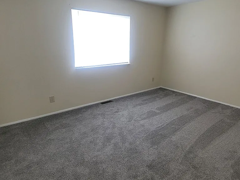 570 Erlanger Rd — Photo 7