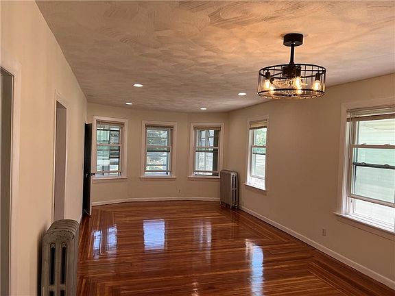 3rd image of 22 Ingleside Ave Floor 2