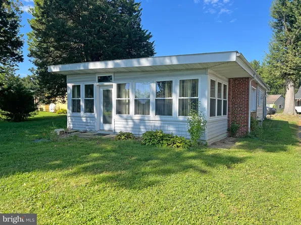 56 Farmdale Rd, Earleville, MD 21919