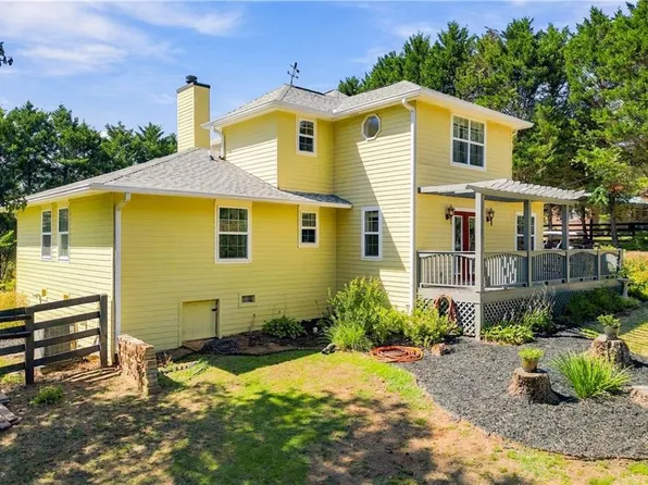 110 Spruce Pine St, Tate, GA 30177