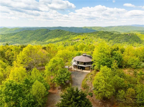 146 Cherokee Lane, Purlear, NC 28665