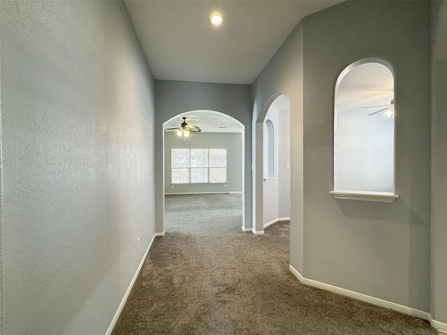 3 bed, 2.0 bath, 2481 sqft, $2,450 — Photo 2