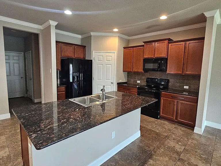 7523 Buffalo Grass Dr — Photo 6