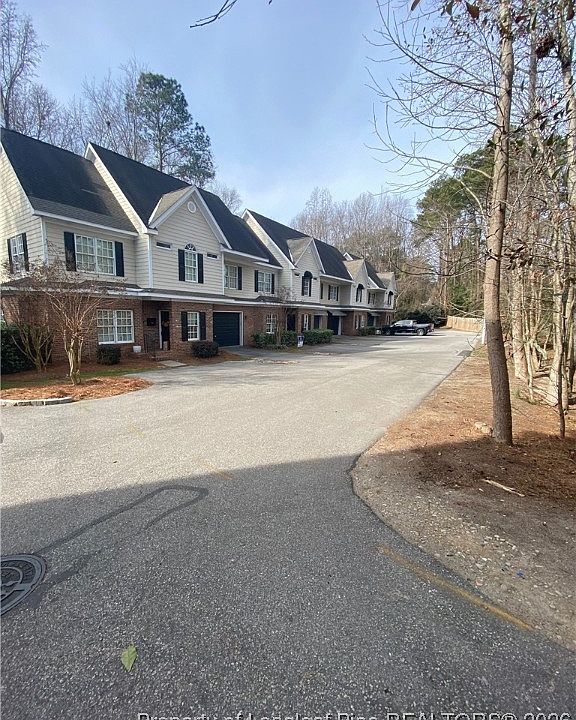 1st image of 320 Glenburney Dr